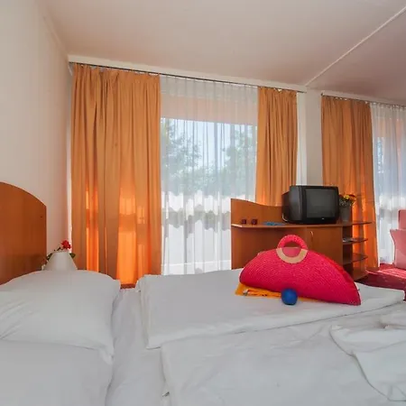Hotel Napfeny Ξενοδοχείο Balatonlelle